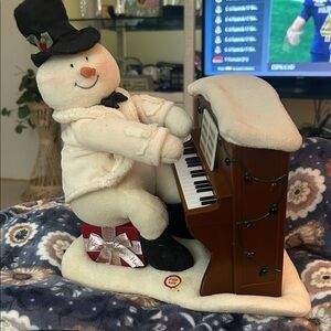 Charming Snowman with Piano Holiday Decoration